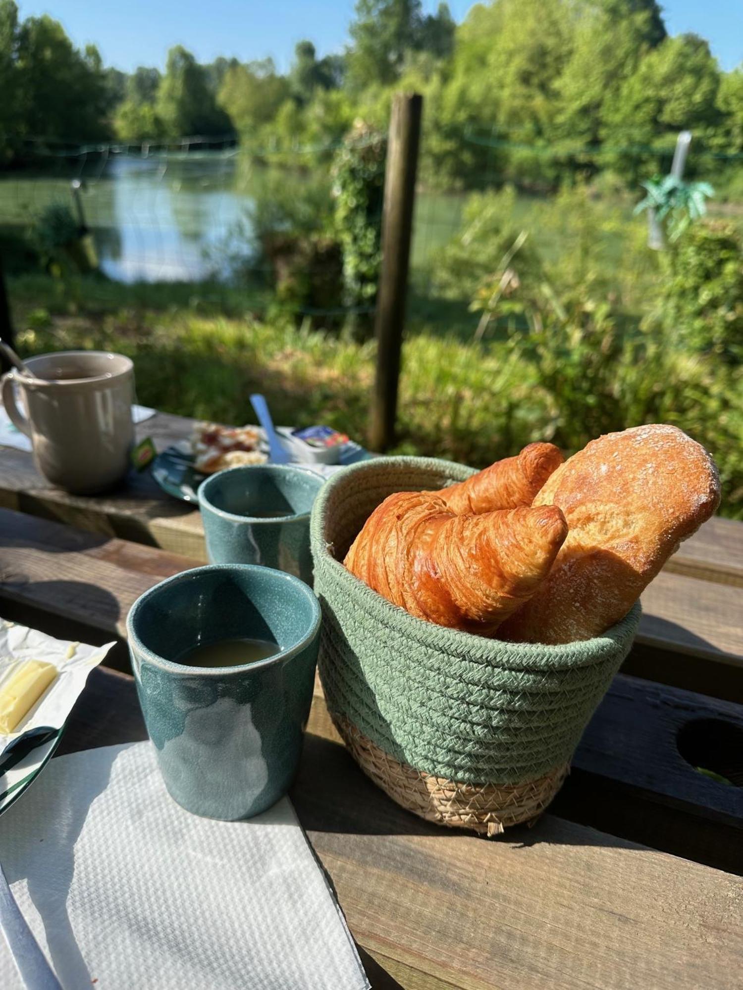 Bed and Breakfast Les Nuits De Cassiopee Sorde-lʼAbbaye Pokój zdjęcie